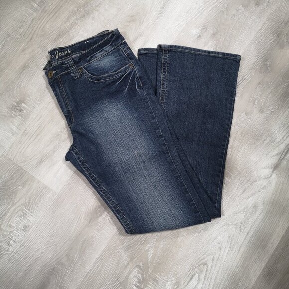 Suko Ladies Size 9 Medium Wash Slight Flare Legs Blue Jeans - Picture 10 of 14